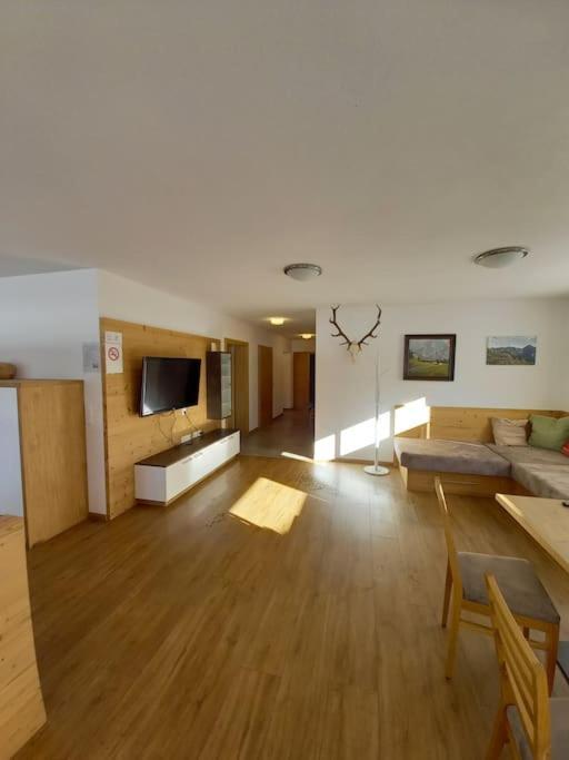 Grosszuegiges Apartment Georg Mayrhofen Barrierefrei Hollenzen المظهر الخارجي الصورة
