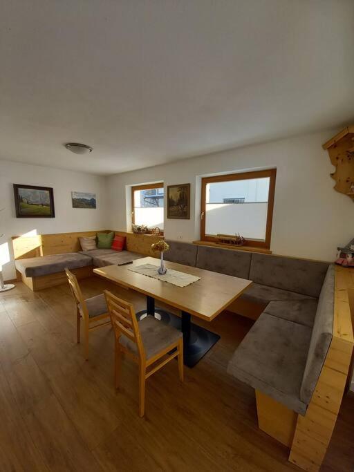 Grosszuegiges Apartment Georg Mayrhofen Barrierefrei Hollenzen المظهر الخارجي الصورة