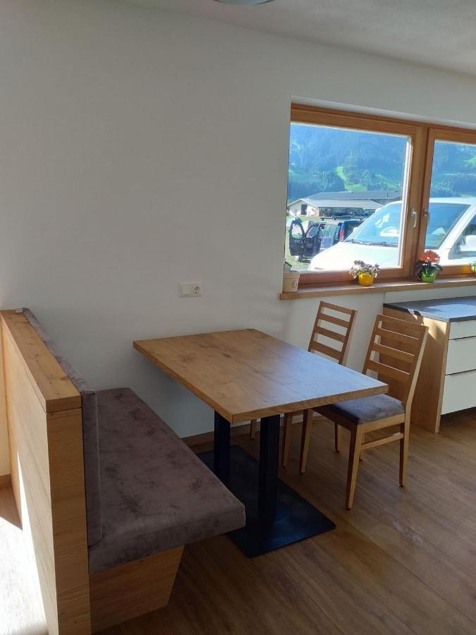Grosszuegiges Apartment Georg Mayrhofen Barrierefrei Hollenzen المظهر الخارجي الصورة