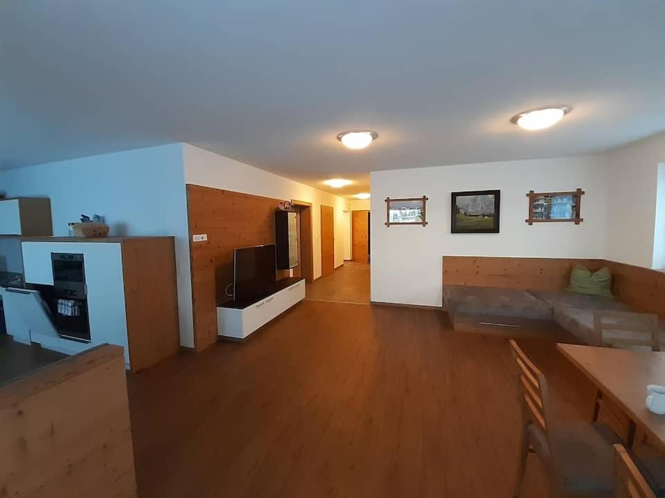 Grosszuegiges Apartment Georg Mayrhofen Barrierefrei Hollenzen المظهر الخارجي الصورة
