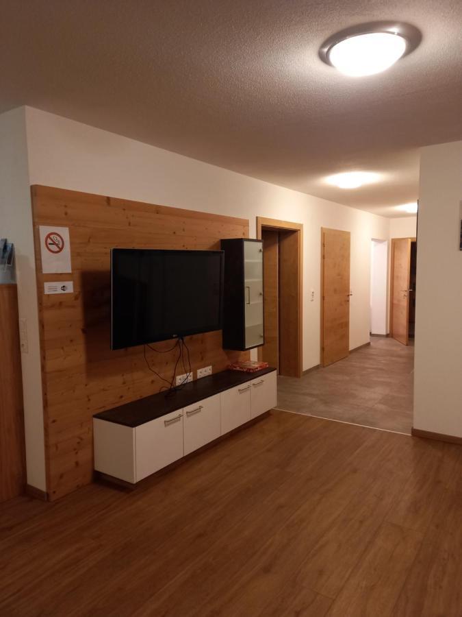 Grosszuegiges Apartment Georg Mayrhofen Barrierefrei Hollenzen المظهر الخارجي الصورة