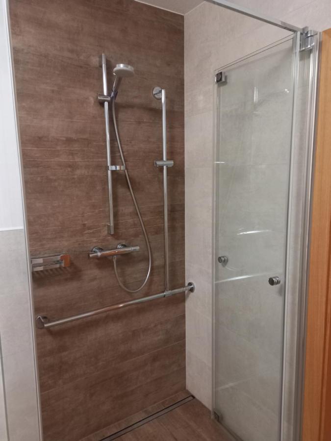 Grosszuegiges Apartment Georg Mayrhofen Barrierefrei Hollenzen المظهر الخارجي الصورة