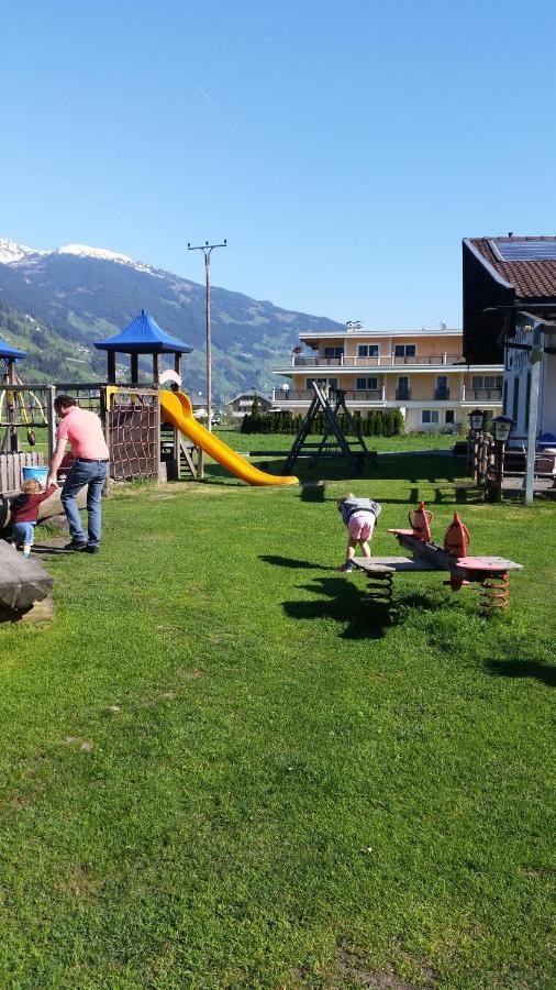 Grosszuegiges Apartment Georg Mayrhofen Barrierefrei Hollenzen المظهر الخارجي الصورة
